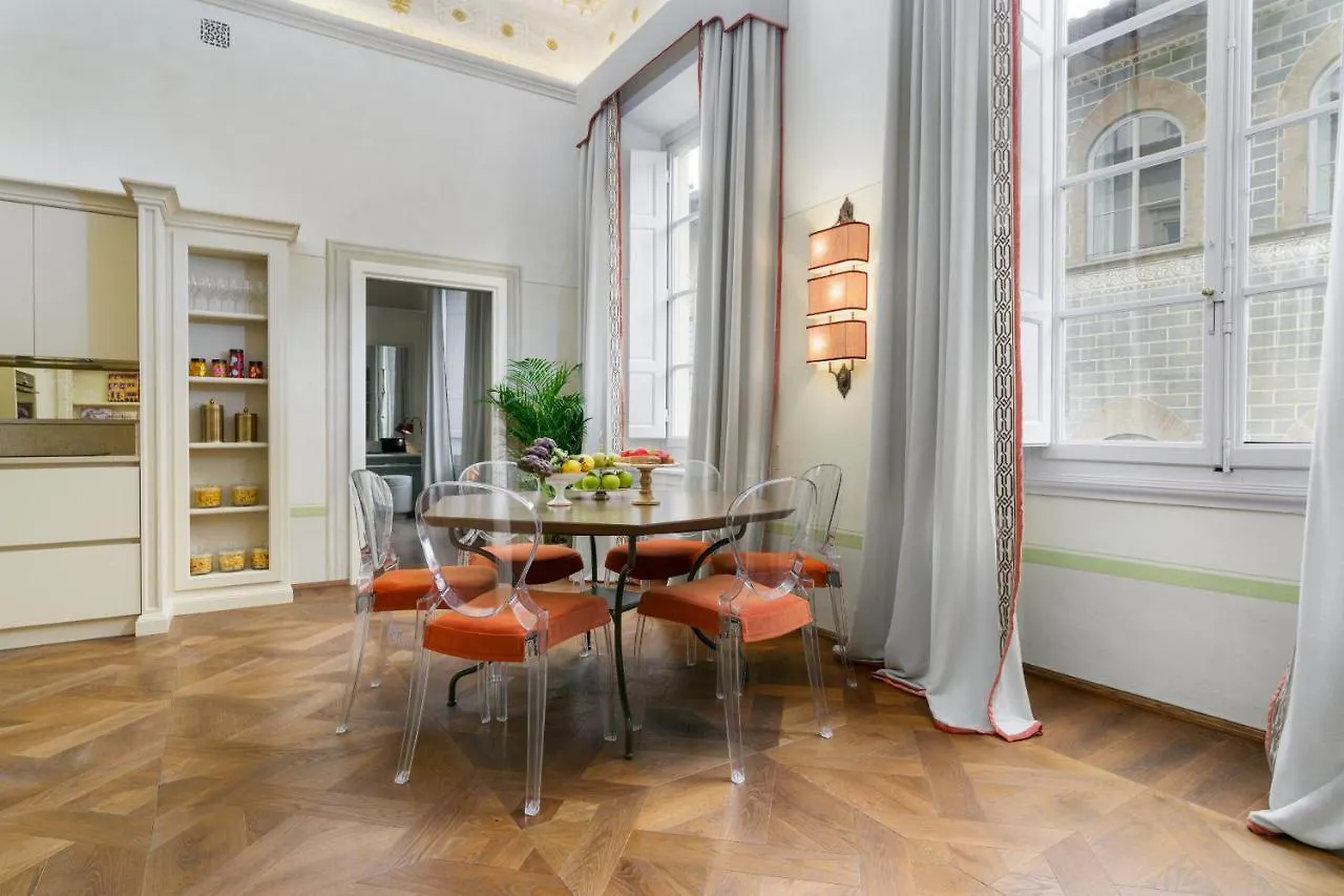 Apartment Cavalier Paolo - La Dimora Degli Affreschi Florence Italy